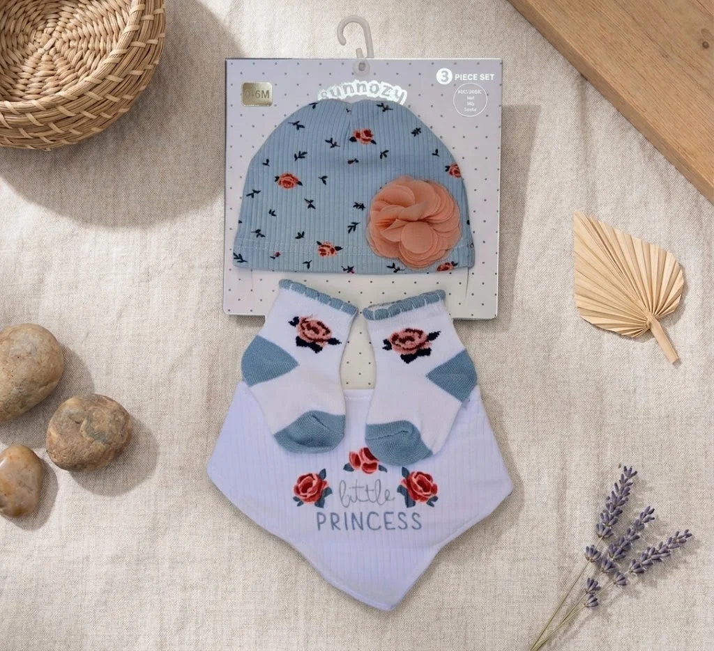 Sunnozy-3-piece set of accessories(hat+bib+socks) - blue flower - 0-6M
